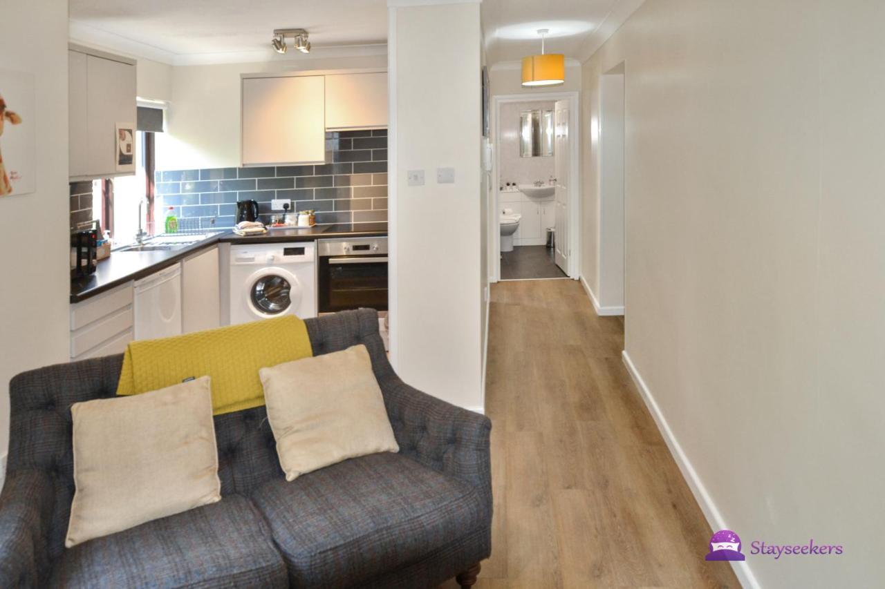 Station 1 Bed Apartment - Stayseekers Salisbury Eksteriør bilde